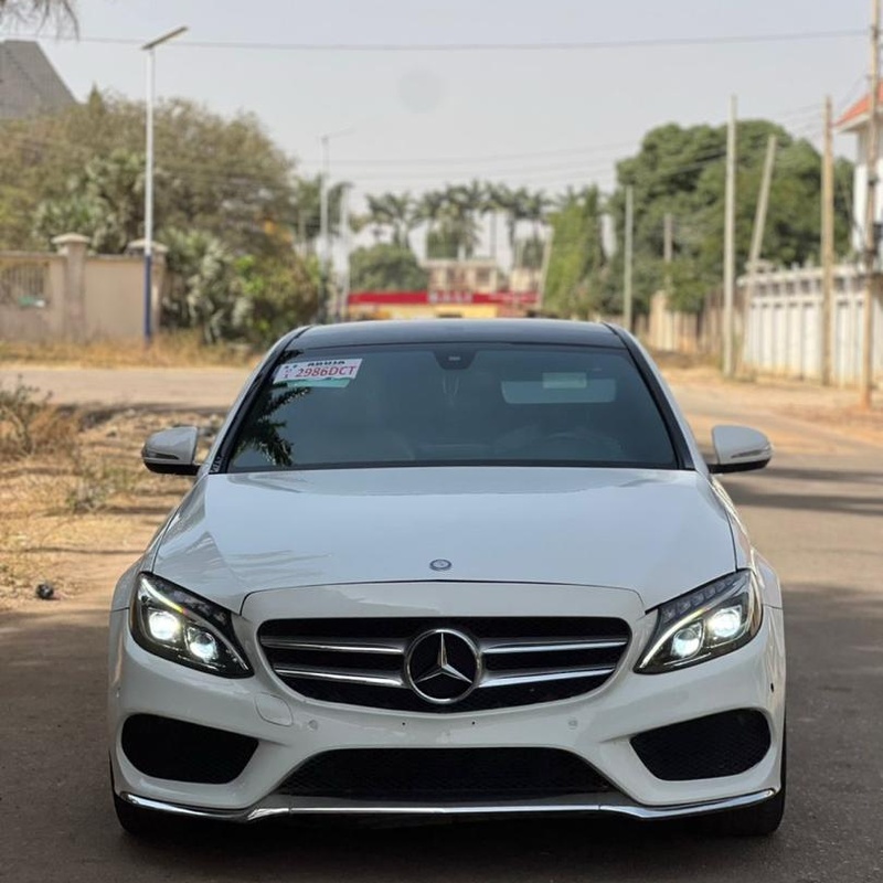 FOREIGN USED 2015 MERCEDES BENZ C300 FULL OPTION FOR SALE image