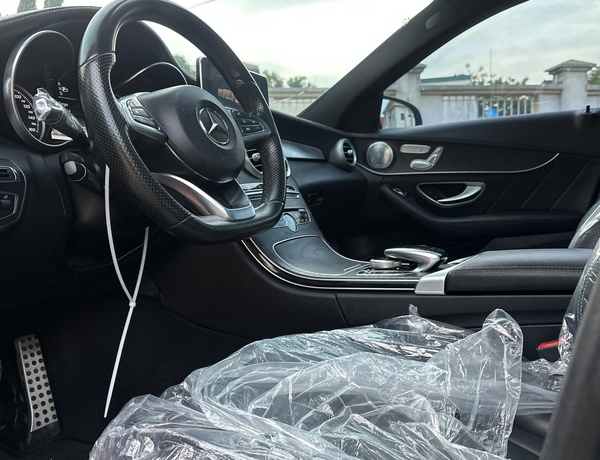 FOREIGN USED 2015 MERCEDES BENZ C300 FULL OPTION FOR SALE
