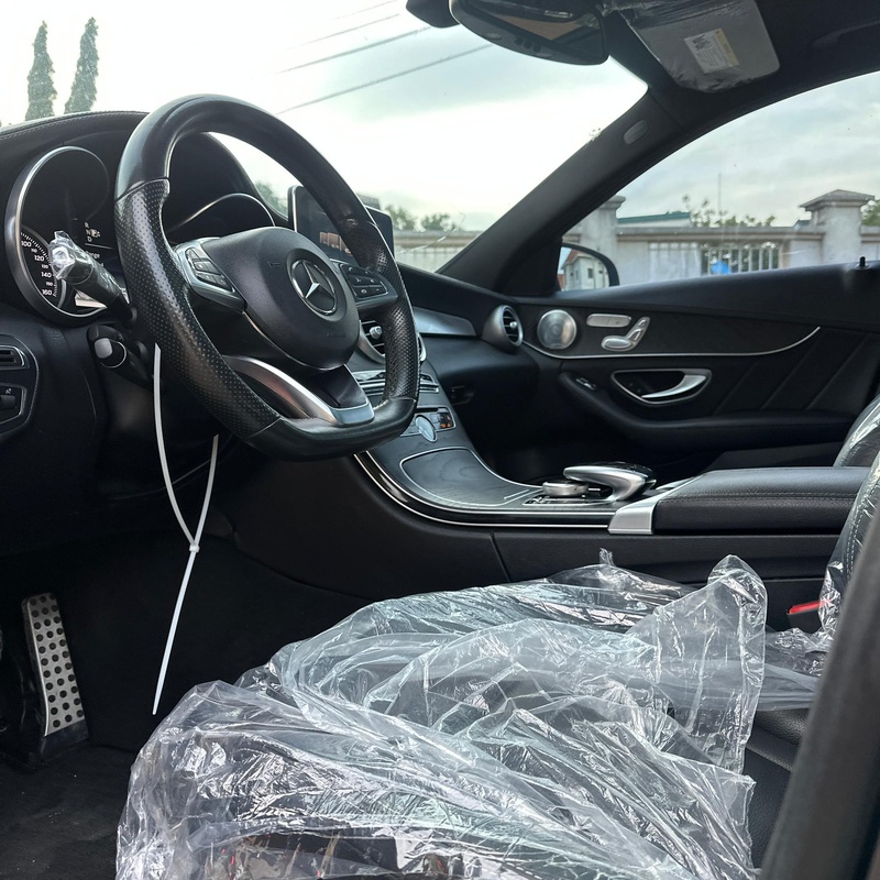 FOREIGN USED 2015 MERCEDES BENZ C300 FULL OPTION FOR SALE image