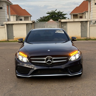 FOREIGN USED 2015 MERCEDES BENZ C300 FULL OPTION FOR SALE