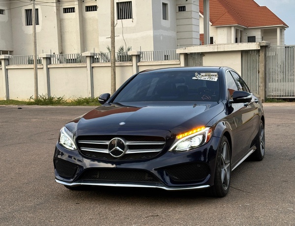 FOREIGN USED 2015 MERCEDES BENZ C300 FULL OPTION FOR SALE