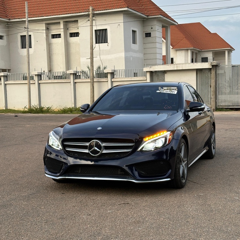FOREIGN USED 2015 MERCEDES BENZ C300 FULL OPTION FOR SALE image