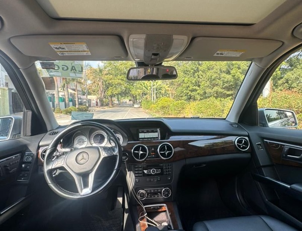 FOREIGN USED  2015 MERCEDES BENZ GLK350  FOR SALE IN ABUJA