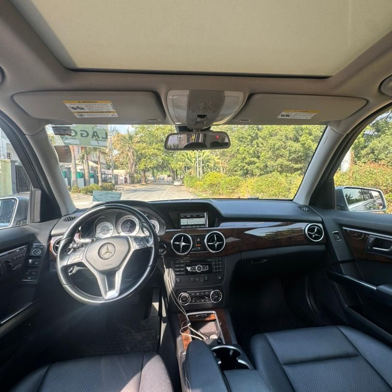 FOREIGN USED  2015 MERCEDES BENZ GLK350  FOR SALE IN ABUJA image
