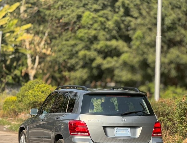 FOREIGN USED  2015 MERCEDES BENZ GLK350  FOR SALE IN ABUJA
