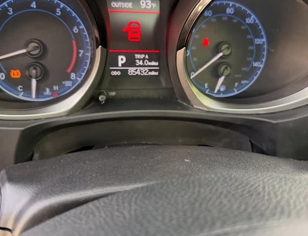 FOREIGN USED   2015 TOYOTA COROLLA (S)  FOR SALE IN ABUJA