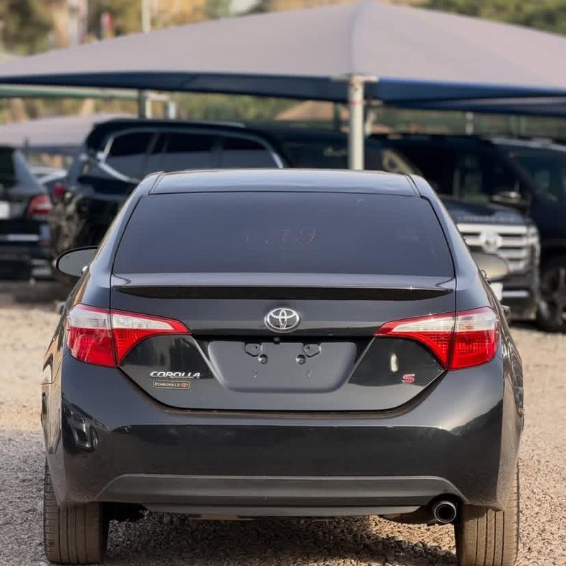 FOREIGN USED   2015 TOYOTA COROLLA (S)  FOR SALE IN ABUJA image