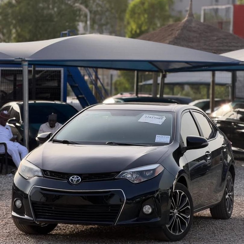 FOREIGN USED   2015 TOYOTA COROLLA (S)  FOR SALE IN ABUJA image