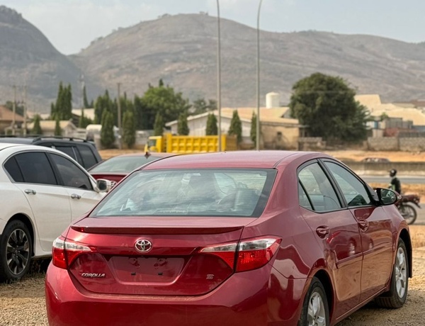 FOREIGN USED 2015 TOYOTA COROLLA S FOR SALE IN ABUJA