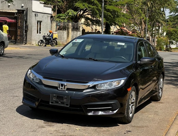 FOREIGN USED  2016 HONDA CIVIC FOR SALE IN ABUJA
