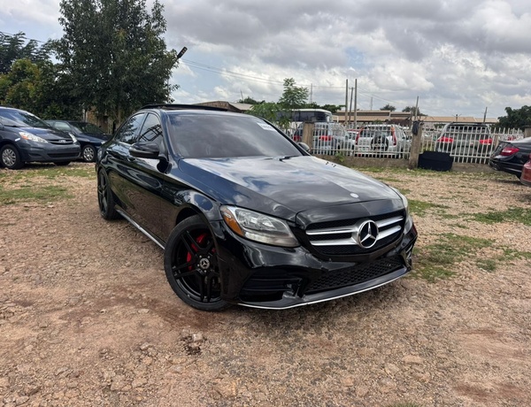 FOREIGN USED 2016 KEYLESS MERCEDES BENZ C300 FOR SALE IN KADUNA