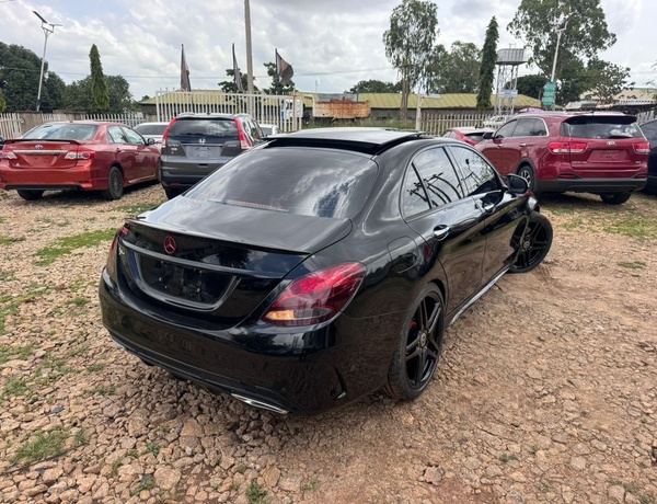 FOREIGN USED 2016 KEYLESS MERCEDES BENZ C300 FOR SALE IN KADUNA