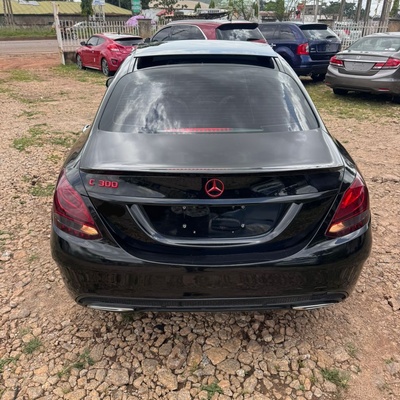 FOREIGN USED 2016 KEYLESS MERCEDES BENZ C300 FOR SALE IN KADUNA