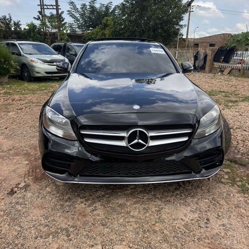 FOREIGN USED 2016 KEYLESS MERCEDES BENZ C300 FOR SALE IN KADUNA