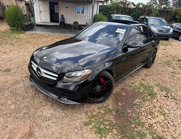 FOREIGN USED 2016 KEYLESS MERCEDES BENZ C300 FOR SALE IN KADUNA