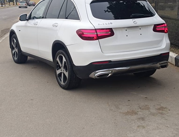 Foreign used 2016 Mercedes Benz GLC300
