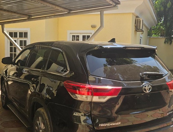 FOREIGN USED 2016 TOYOTA HIGHLANDER LE FOR SALE IN KANO