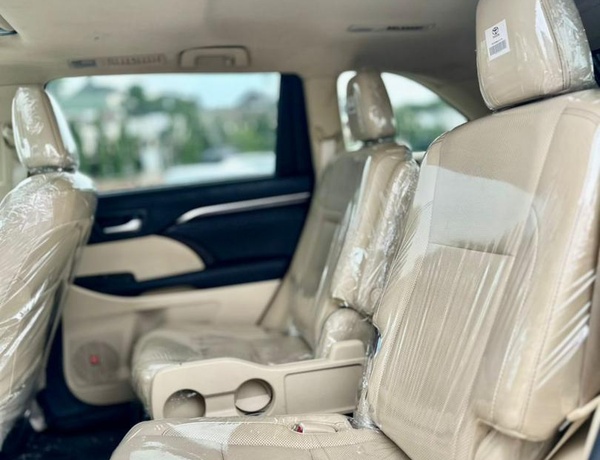 FOREIGN USED 2016 TOYOTA HIGHLANDER LIMITED FOR SALE