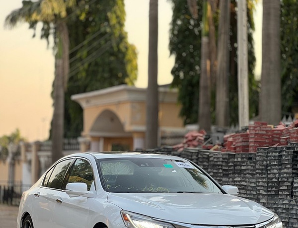 FOREIGN USED 2017 HONDA ACCORD V6 TOURING FULL OPTION FOR SALE IN KADUNA