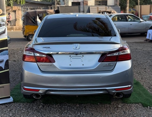 FOREIGN USED 2017 HONDA ACCORD V6 TOURING FULL OPTION FOR SALE IN KADUNA