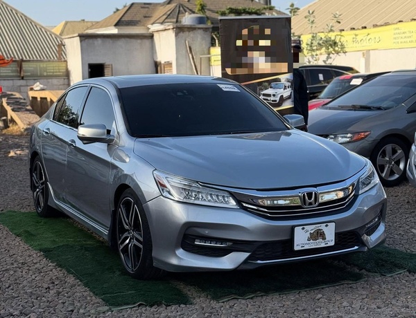 FOREIGN USED 2017 HONDA ACCORD V6 TOURING FULL OPTION FOR SALE IN KADUNA