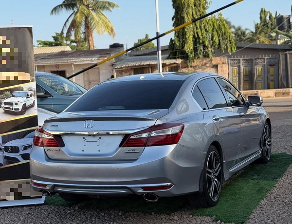 FOREIGN USED 2017 HONDA ACCORD V6 TOURING FULL OPTION FOR SALE IN KADUNA