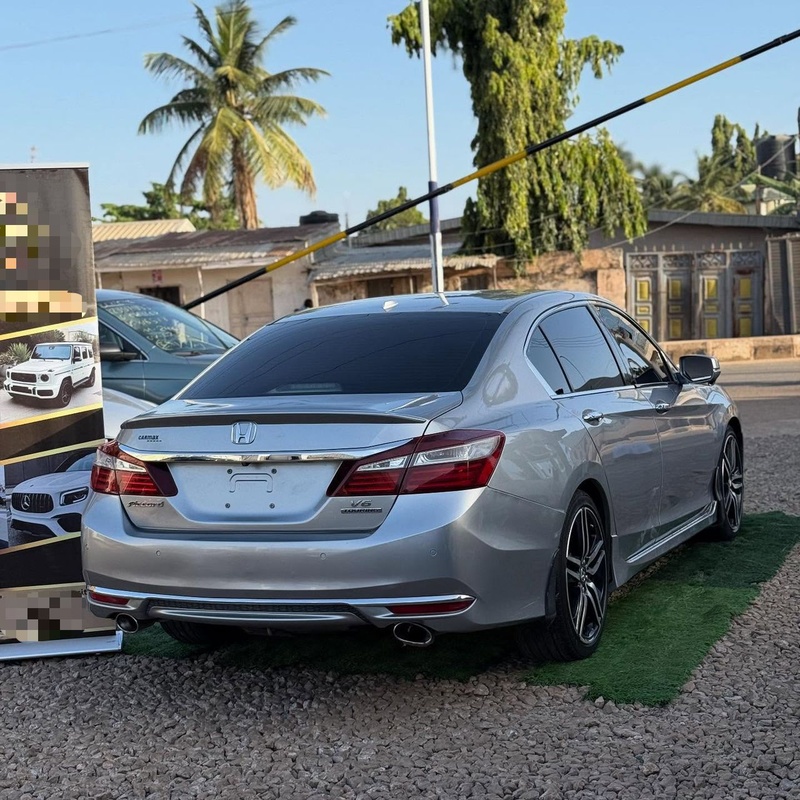 FOREIGN USED 2017 HONDA ACCORD V6 TOURING FULL OPTION FOR SALE IN KADUNA image