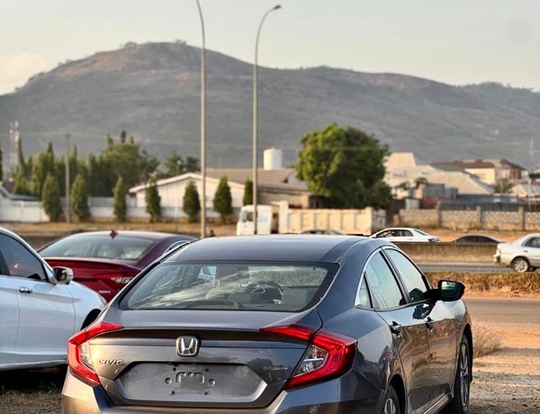 FOREIGN USED 2017 HONDA CIVIC FOR SALE IN ABUJA