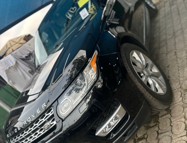 FOREIGN USED 2017 RANGE ROVER SPORT HSE FOR SALE IN ABUJA