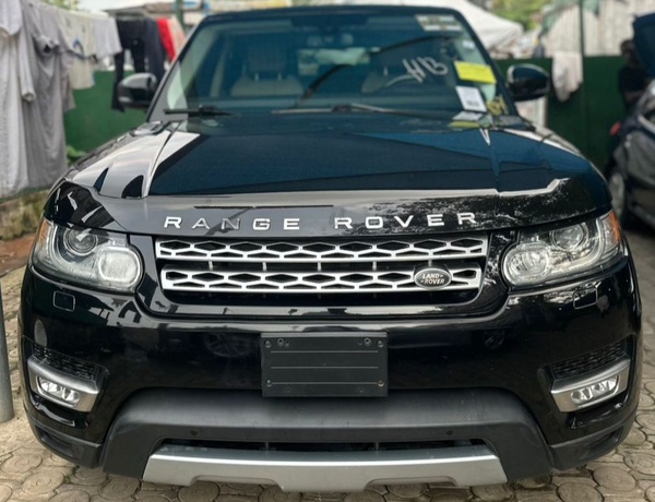FOREIGN USED 2017 RANGE ROVER SPORT HSE FOR SALE IN ABUJA