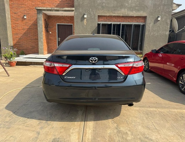 FOREIGN USED 2016 TOYOTA CAMRY XLE FOR SALE