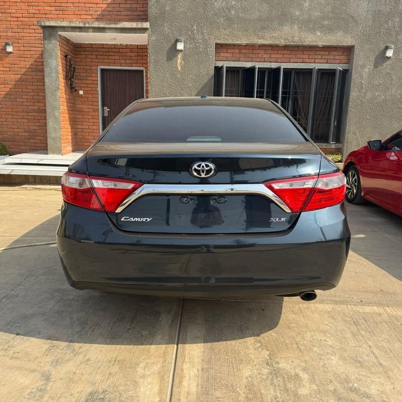 FOREIGN USED 2016 TOYOTA CAMRY XLE FOR SALE image
