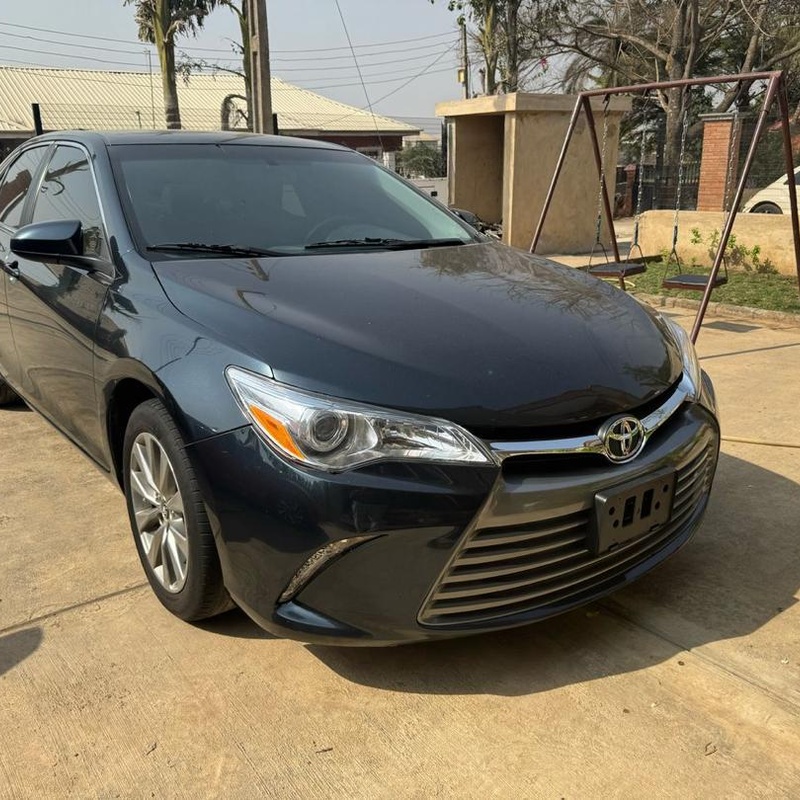 FOREIGN USED 2016 TOYOTA CAMRY XLE FOR SALE image