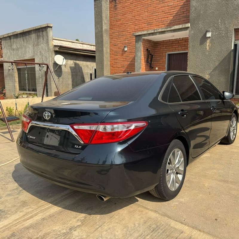 FOREIGN USED 2016 TOYOTA CAMRY XLE FOR SALE image