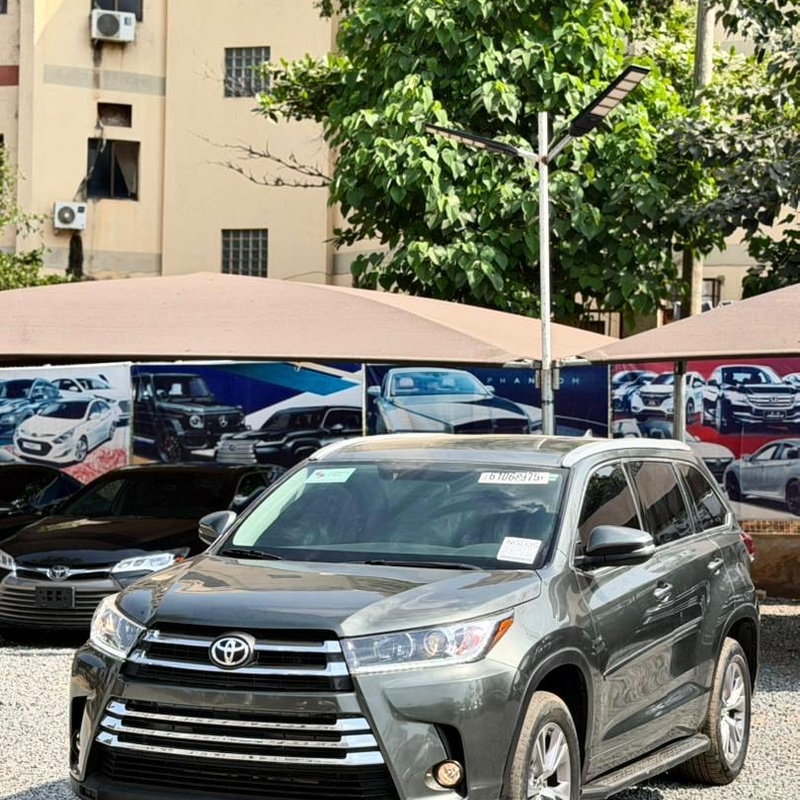 FOREIGN USED 2017 TOYOTA HIGHLANDER FOR SALE IN ABUJA image