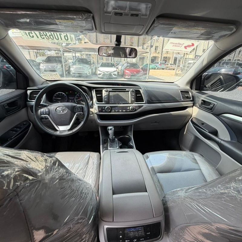 FOREIGN USED 2017 TOYOTA HIGHLANDER FOR SALE IN ABUJA image