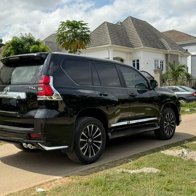 FOREIGN USED 2017 TOYOTA LAND CRUISER PRADO TX.L FOR SALE IN ABUJA