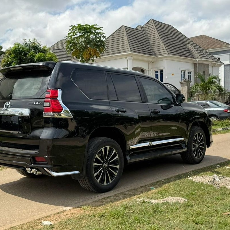 FOREIGN USED 2017 TOYOTA LAND CRUISER PRADO TX.L FOR SALE IN ABUJA image