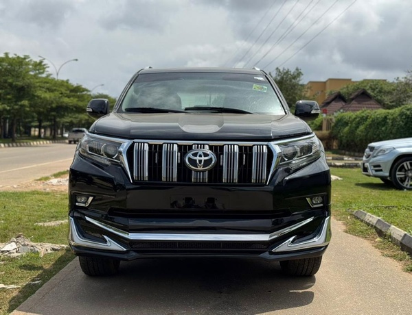 FOREIGN USED 2017 TOYOTA LAND CRUISER PRADO TX.L FOR SALE IN ABUJA