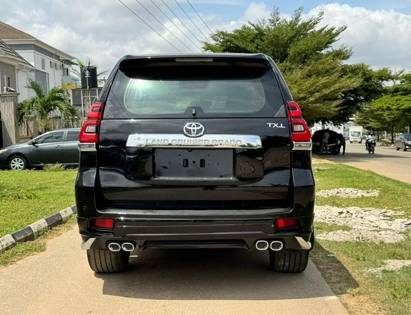 FOREIGN USED 2017 TOYOTA LAND CRUISER PRADO TX.L FOR SALE IN ABUJA