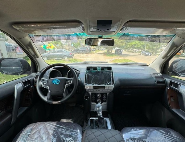 FOREIGN USED 2017 TOYOTA LAND CRUISER PRADO TX.L FOR SALE IN ABUJA