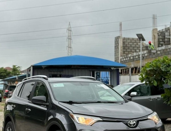 FOREIGN USED 2017 TOYOTA RAV4 XLE AWD FOR SALE
