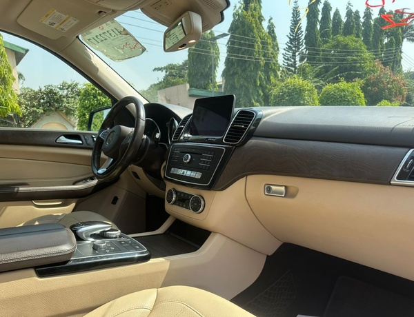 Foreign Used 2018 GLE350 Mercedes Benz  for Sale In Abuja