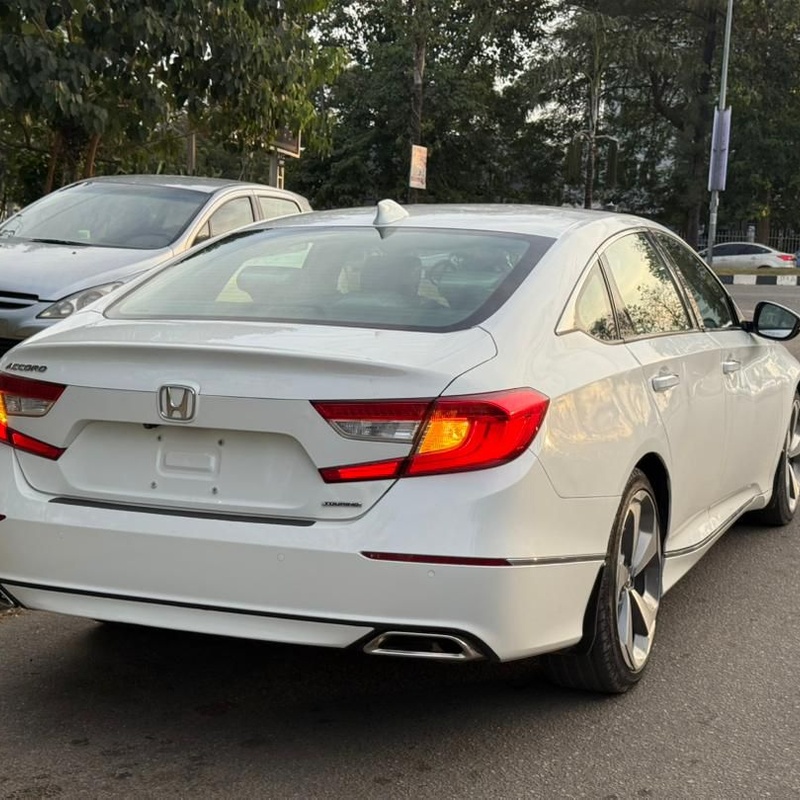 FOREIGN USED   2018 HONDA ACCORD TOURING IN ABUJA image