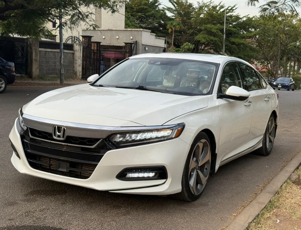 FOREIGN USED   2018 HONDA ACCORD TOURING IN ABUJA