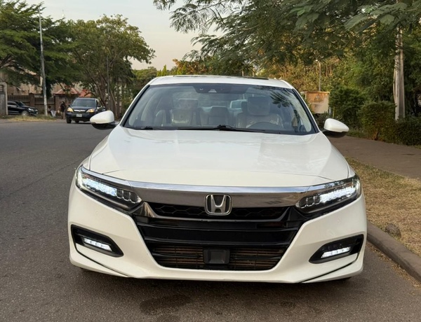 FOREIGN USED   2018 HONDA ACCORD TOURING IN ABUJA