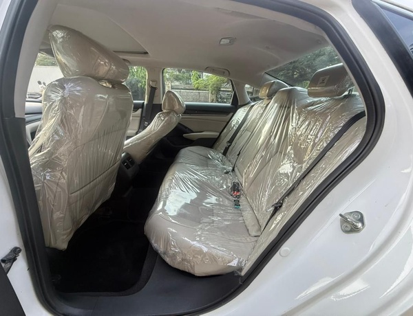 FOREIGN USED   2018 HONDA ACCORD TOURING IN ABUJA