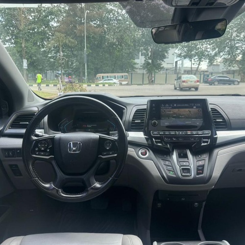 FOREIGN USED   2018 HONDA ODESSY TOURING FOR SALE IN ABUJA