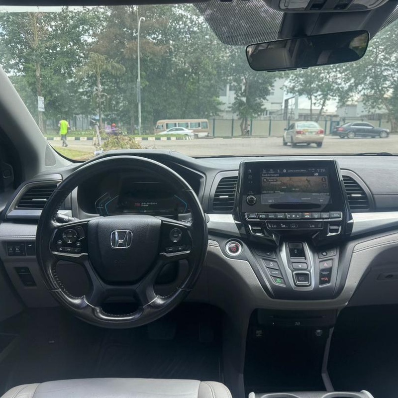 FOREIGN USED   2018 HONDA ODESSY TOURING FOR SALE IN ABUJA image