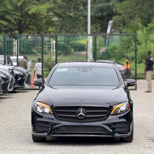 FOREIGN USED 2018 MERCEDES BENZ E300 FOR SALE IN ABUJA